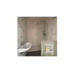 Vorschaubild: Badezimmer mit Dusche der 2-Zimmer-Wohnung im Wohnpark Friedberg, Neuer Friedberg 27, 98527 Suhl